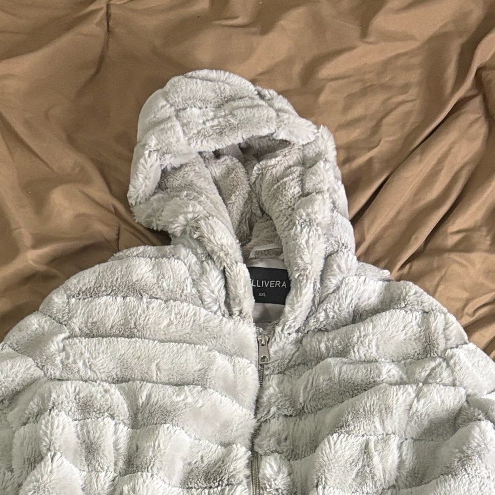 Bellivera Women’s Grey Faux Fur Hooded Jacket - Picture 2 of 4